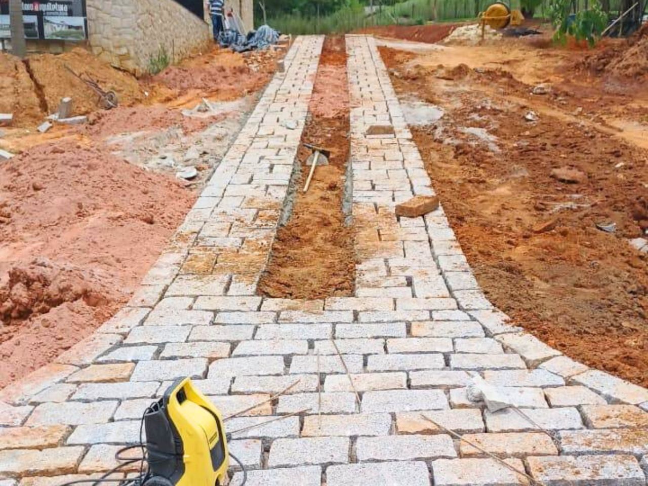 calçamento de pedras folheta